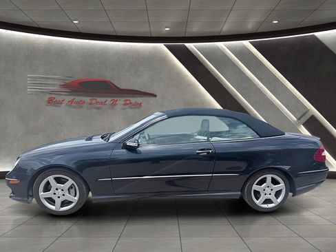 Used 2008 Mercedes-Benz CLK 350 Cabriolet w/ P2 Pkg image 17