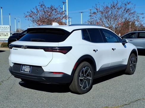 New 2026 Chevrolet Equinox EV LT image 3