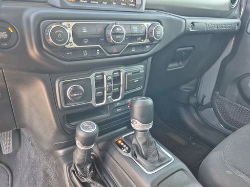 Used 2021 Jeep Wrangler Unlimited Sport AWD/4WD image 12