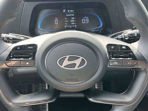 Certified 2025 Hyundai Elantra Sport image 16