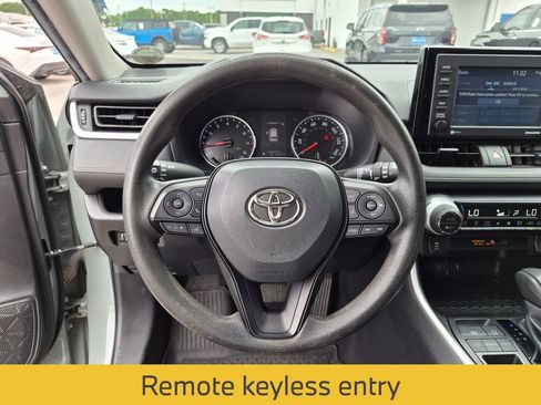 Used 2022 Toyota RAV4 XLE FWD image 14