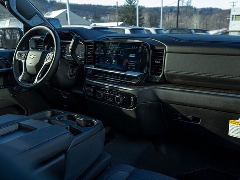 Used 2025 Chevrolet Silverado 1500 LT image 31