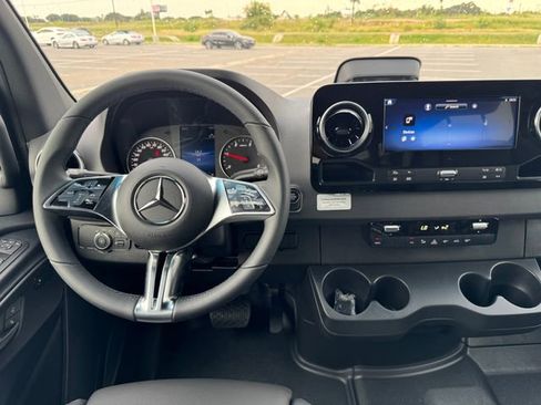 New 2025 Mercedes-Benz Sprinter 2500 image 3