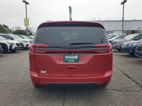 New 2026 Chrysler Pacifica Select image 5