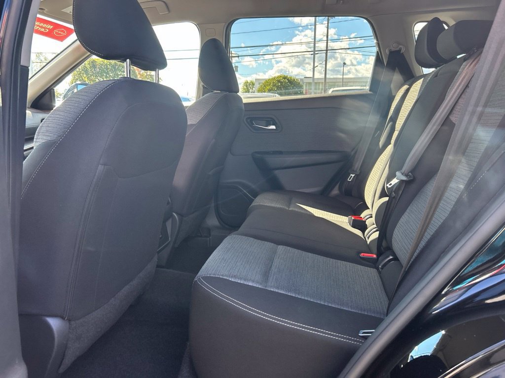 Certified 2023 Nissan Rogue SV AWD/4WD image 18