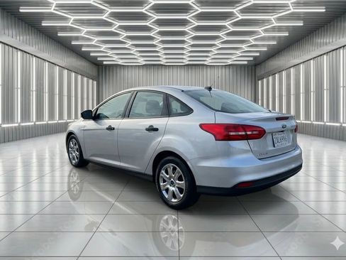 Used 2018 Ford Focus S FWD image 2
