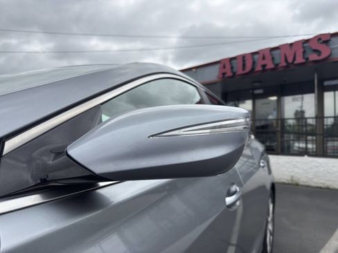 Used 2016 Hyundai Azera FWD image 16