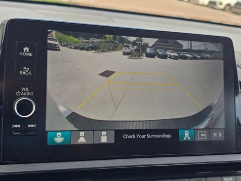 Used 2025 Honda Odyssey Elite image 17