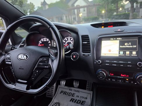 Used 2017 Kia Forte SX FWD image 27