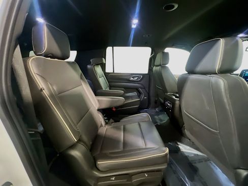Used 2023 Chevrolet Suburban Premier image 20