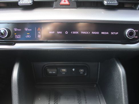 Certified 2023 Kia Sportage SX FWD image 44