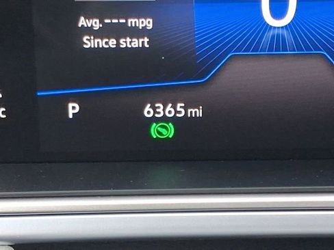 Used 2025 Volkswagen Taos SE image 19