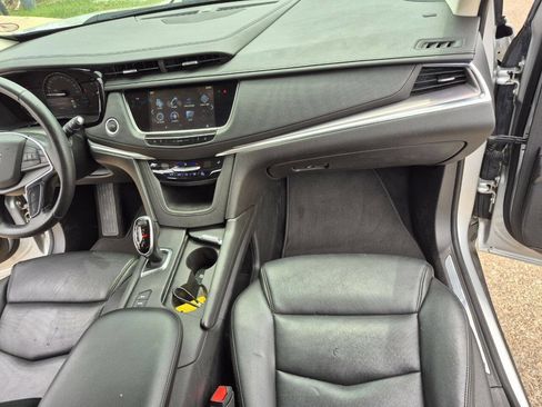 Used 2018 Cadillac XT5 Luxury AWD/4WD image 18
