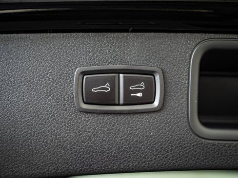 New 2026 Porsche Macan Turbo image 22