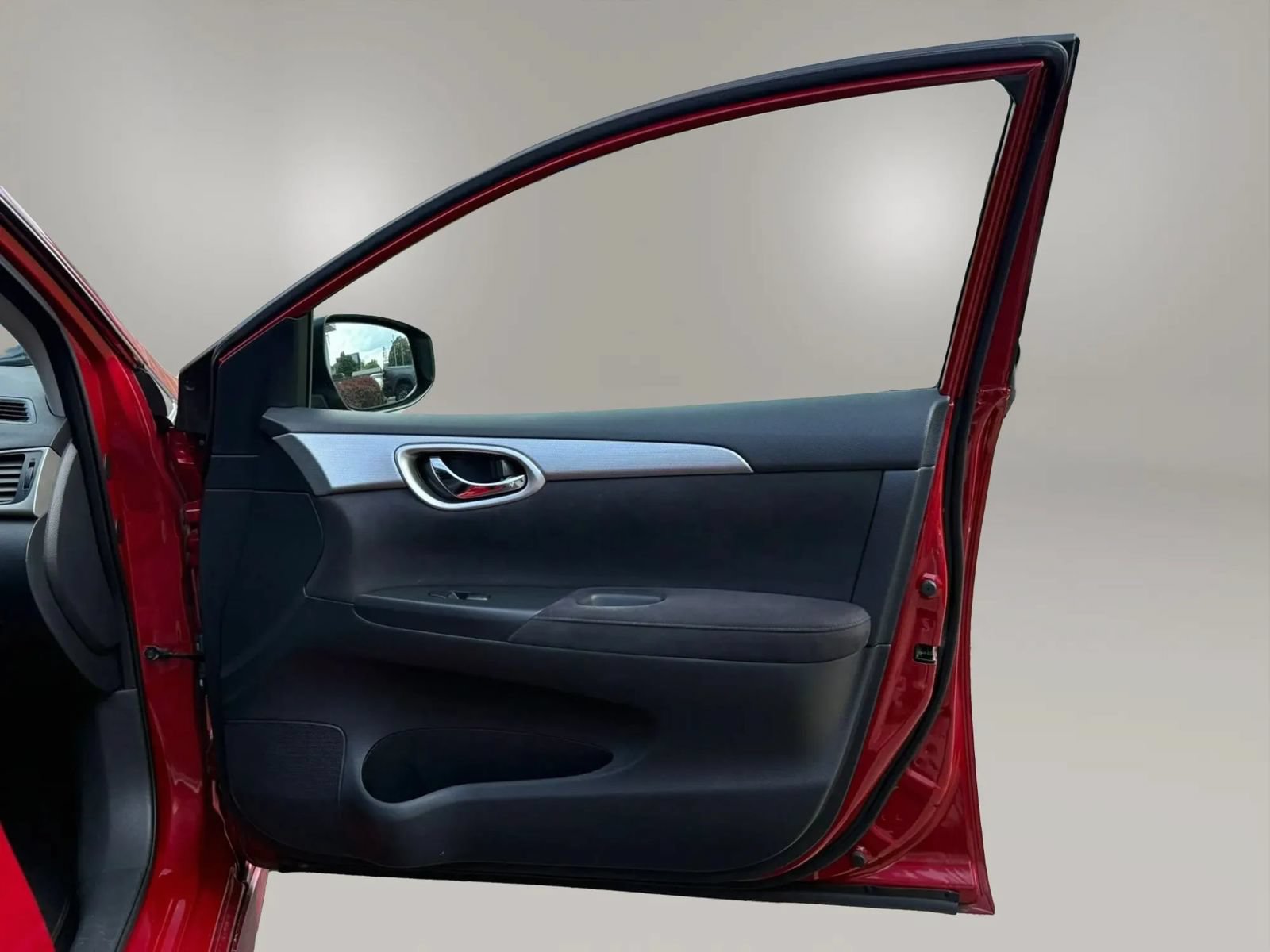 Used 2013 Nissan Sentra SR w/ Premium Pkg FWD image 17