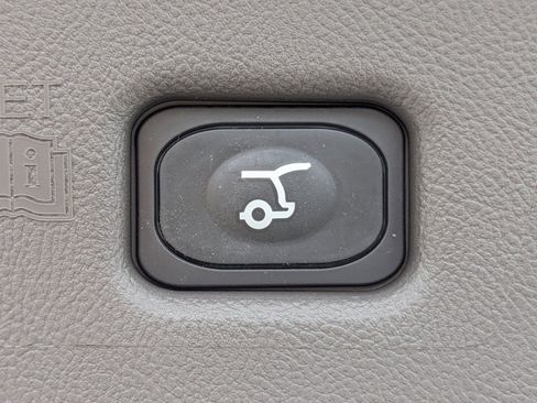 Certified 2023 Lincoln Nautilus Reserve w/ Equipment Group 201A image 8