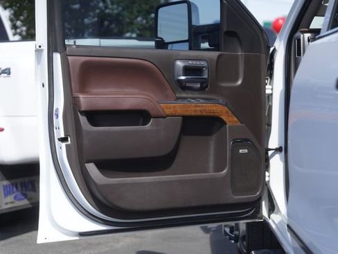 Used 2019 Chevrolet Silverado 3500 High Country w/ Duramax Plus Package image 30