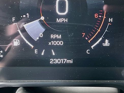 Used 2025 GMC Yukon Elevation AWD/4WD image 10