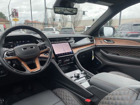 New 2025 Jeep Grand Cherokee L Summit AWD/4WD image 13