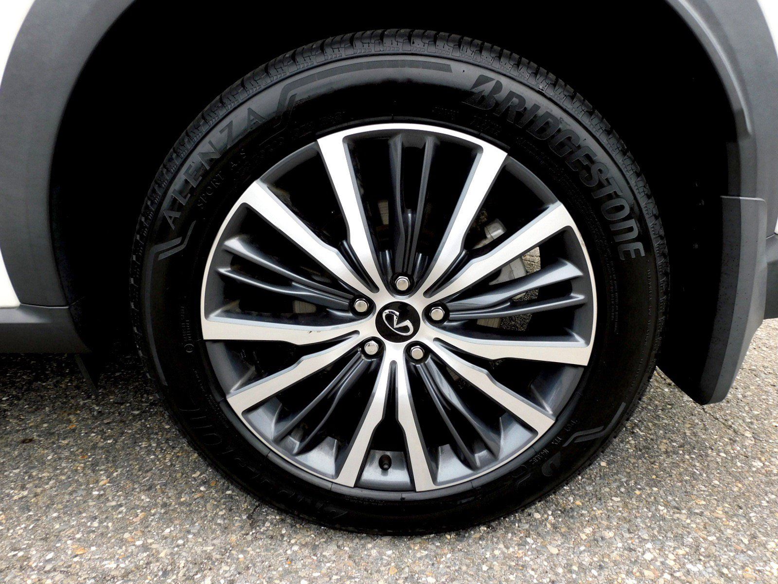 Used 2023 INFINITI QX60 Sensory AWD/4WD image 24