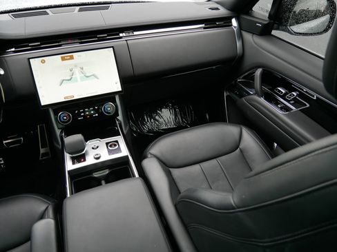 Used 2023 Land Rover Range Rover SE AWD/4WD image 11
