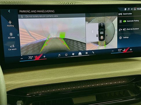 Used 2025 BMW 330i Sedan w/ Convenience Package image 23