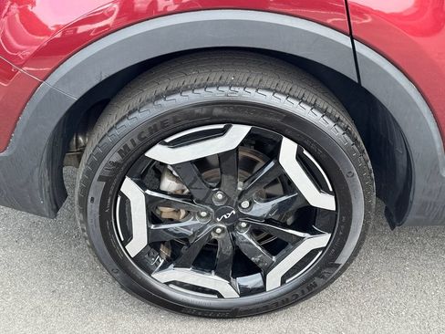 Used 2023 Kia Telluride EX w/ EX Captain's Chair Package AWD/4WD image 11