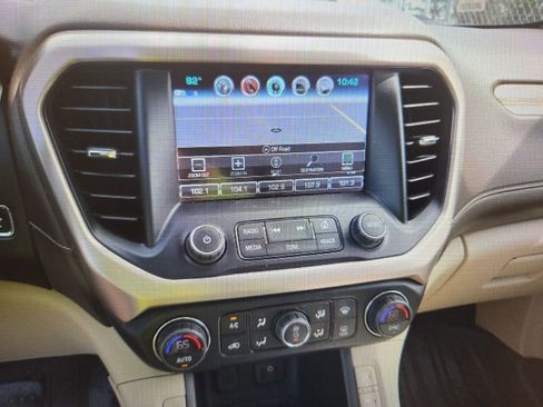 Used 2019 GMC Acadia Denali w/ Technology Package AWD/4WD image 9