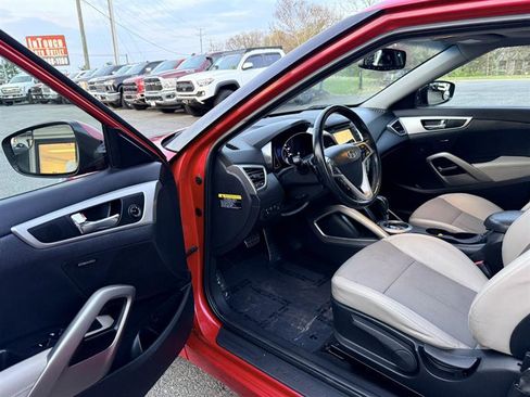 Used 2014 Hyundai Veloster w/ Technology Package 03 FWD image 19