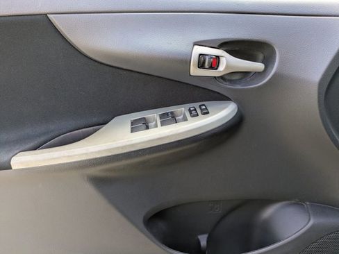 Used 2010 Toyota Corolla S image 11