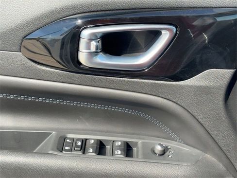 New 2026 Jeep Compass Latitude image 21