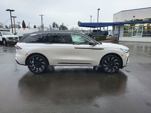 New 2026 Lincoln Nautilus Black Label w/ Jet Appearance Package image 8