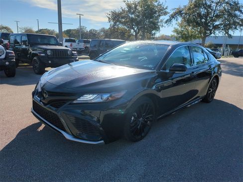 Used 2023 Toyota Camry XSE image 10