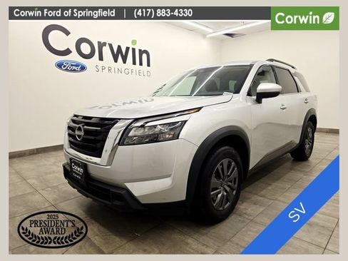 Used 2025 Nissan Pathfinder SV AWD/4WD image 1