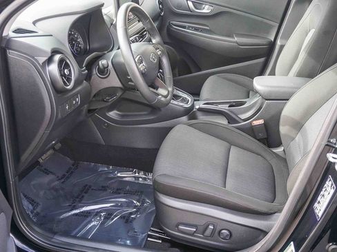 Certified 2023 Hyundai Kona SEL w/ Convenience Package image 17