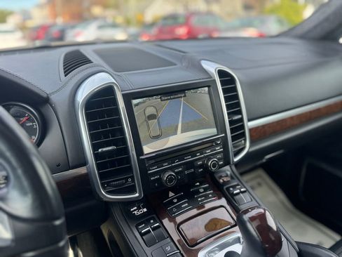 Used 2011 Porsche Cayenne Turbo AWD/4WD image 41