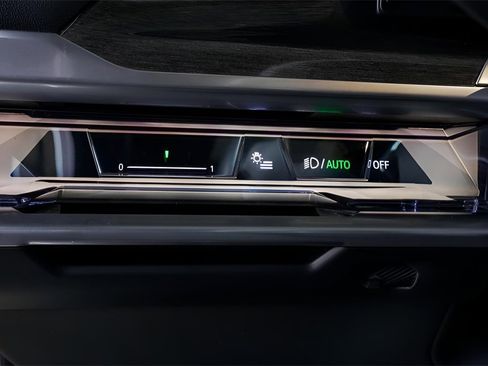 Used 2024 BMW i7 eDrive50 w/ M Sport Package image 34