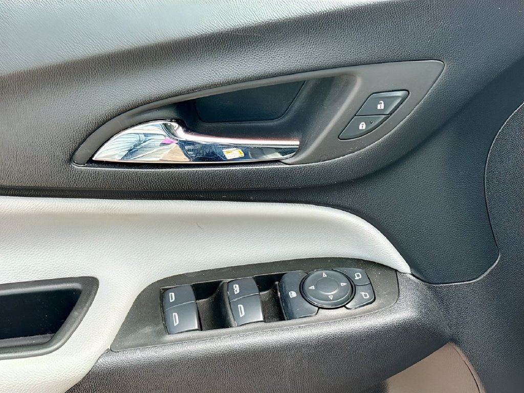 Used 2024 Chevrolet Equinox LS FWD image 17