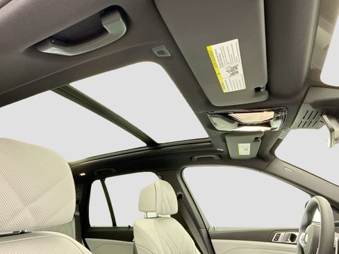 New 2026 BMW X5 xDrive40i w/ M Sport Package image 17