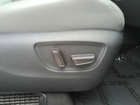 Used 2024 Toyota Sienna XLE image 22