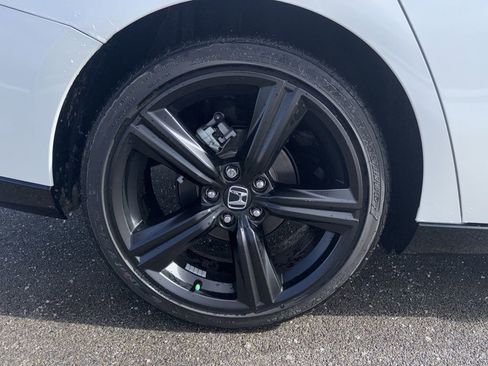 Used 2025 Honda Accord Sport image 26