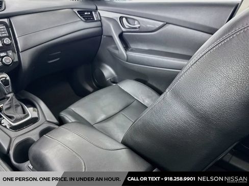 Used 2018 Nissan Rogue SV w/ Sun & Sound Touring Package FWD image 24