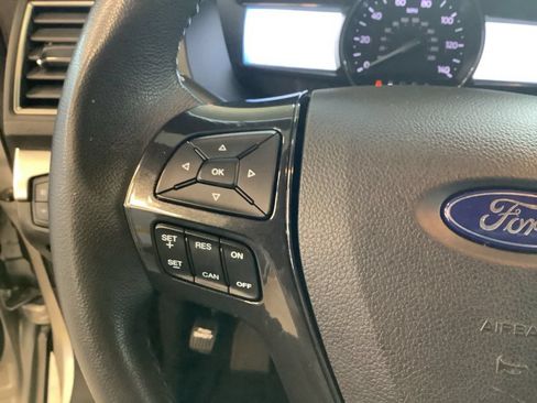 Used 2019 Ford Explorer XLT w/ Equipment Group 202A AWD/4WD image 13