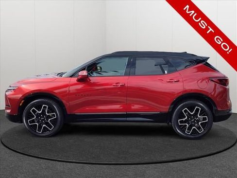 Certified 2023 Chevrolet Blazer RS w/ Enhanced Convenience Package FWD image 2