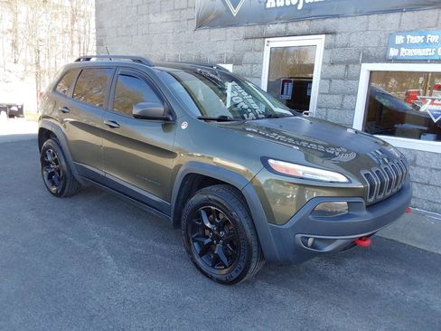 Used 2015 Jeep Cherokee Trailhawk w/ Cold Weather Group image 2