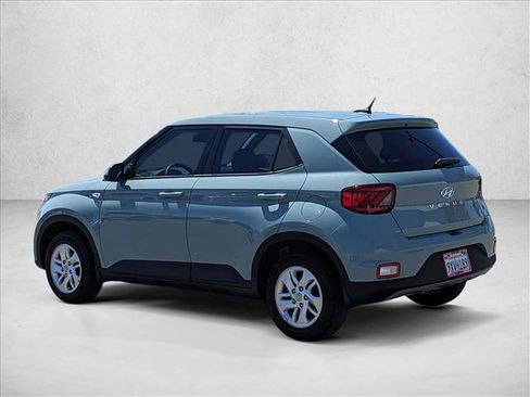 Certified 2026 Hyundai Venue SE FWD image 7