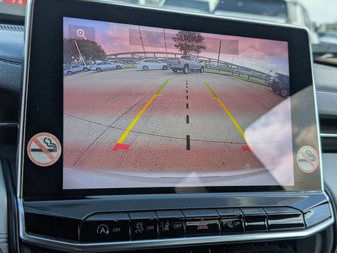 Used 2024 Jeep Compass Limited image 14