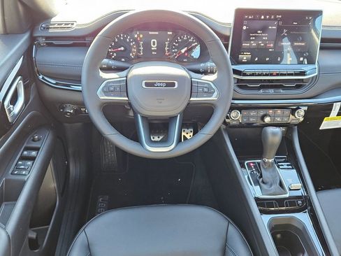 New 2026 Jeep Compass Latitude image 12