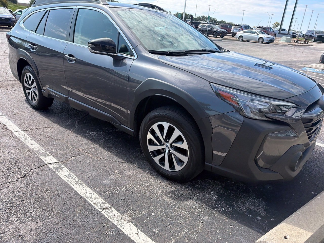 Used 2024 Subaru Outback Premium w/ Popular Package #1 AWD/4WD image 3