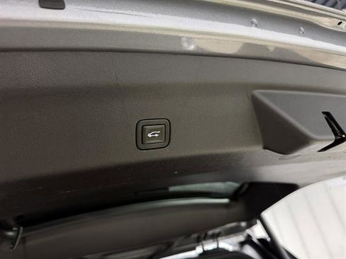 Used 2021 Chevrolet Tahoe LT w/ Luxury Package AWD/4WD image 15